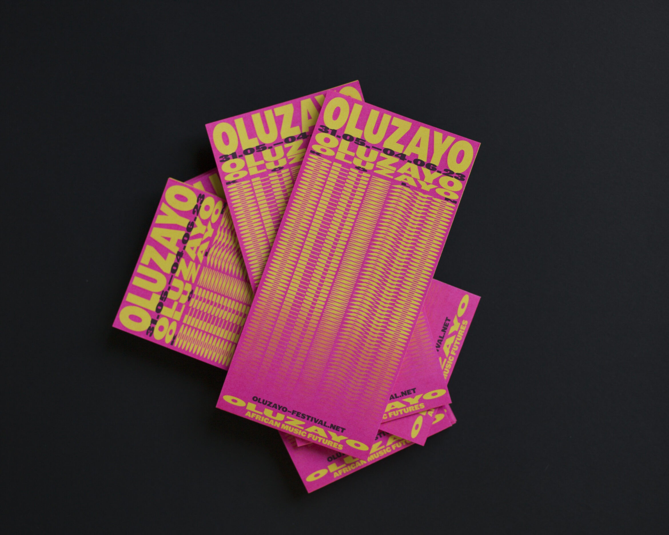 Daniel Angermann – OLUZAYO – OLUZAYO | Pantone | Flyer | Bunt | Typografie OLUZAYO | Pantone | Flyer | Bunt | Typografie