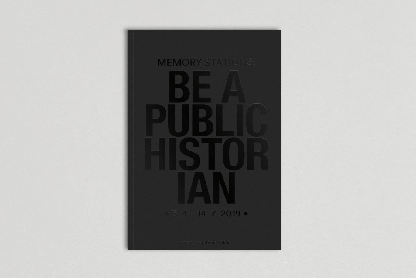 Büro Freiheit – Akademie der Künste der Welt / Köln – Cover | Lack | Veredelung | Typografie | schwarz auf schwarz Cover | Lack | Veredelung | Typografie | schwarz auf schwarz
