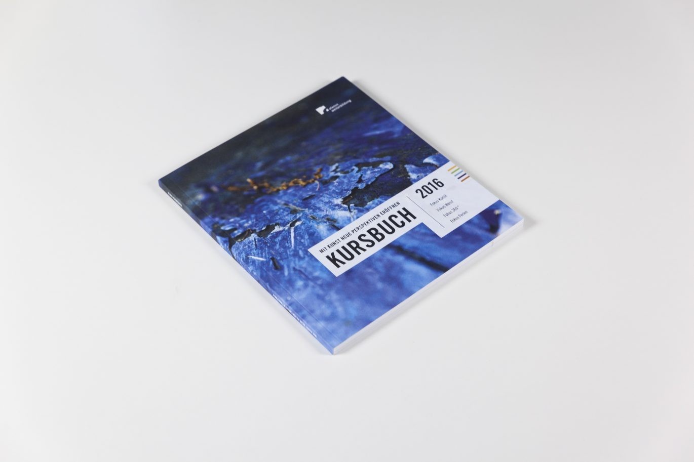Büro Freiheit – Alanus Weiterbildungs- und Tagungszentrum – Cover | Kursbuch | Weiterbildungszentrum | Editorial Design Cover | Kursbuch | Weiterbildungszentrum | Editorial Design