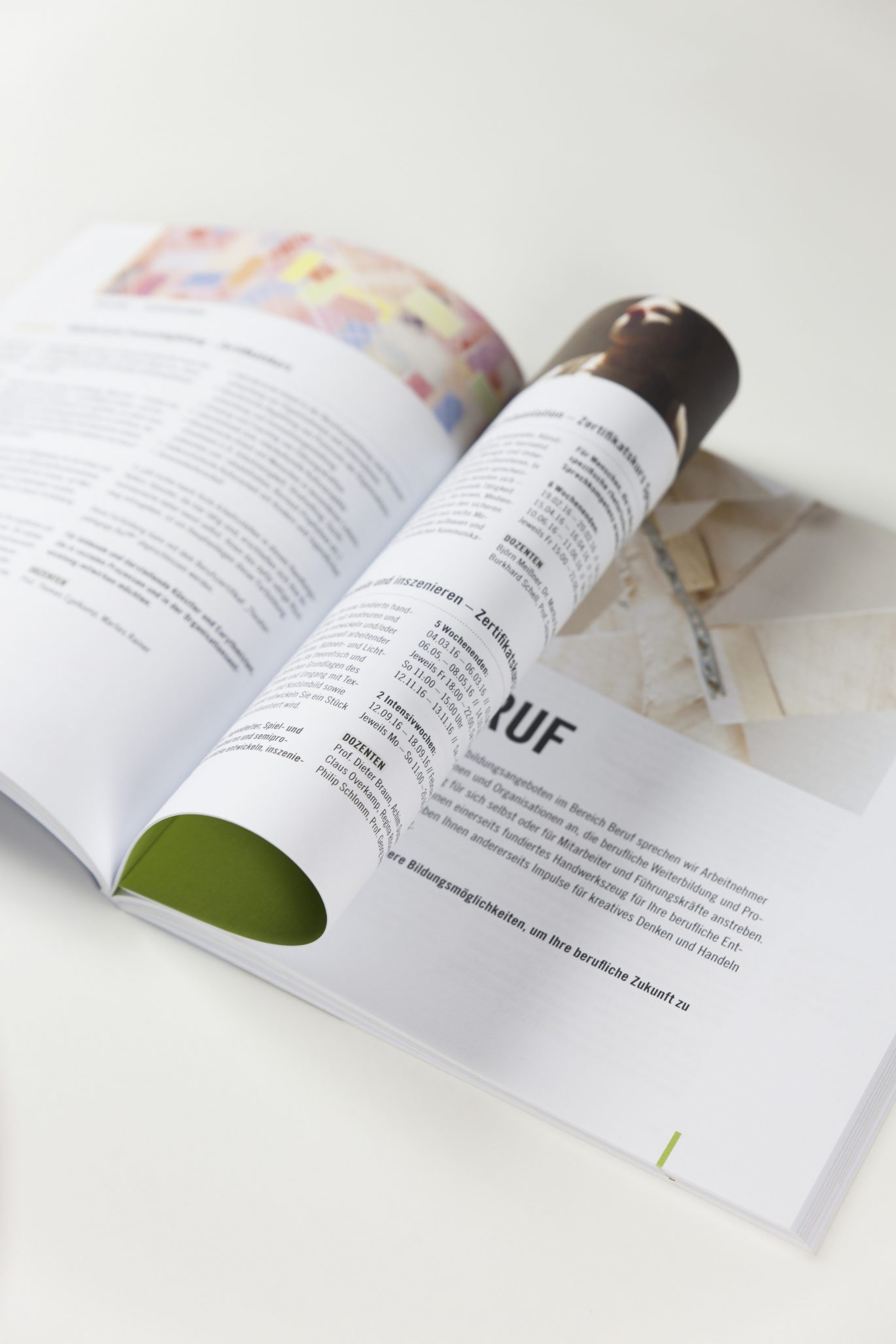Büro Freiheit – Alanus Weiterbildungs- und Tagungszentrum – Innenseite | Kursbuch | Textsetzung | Editorial Design | Publikation Innenseite | Kursbuch | Textsetzung | Editorial Design | Publikation
